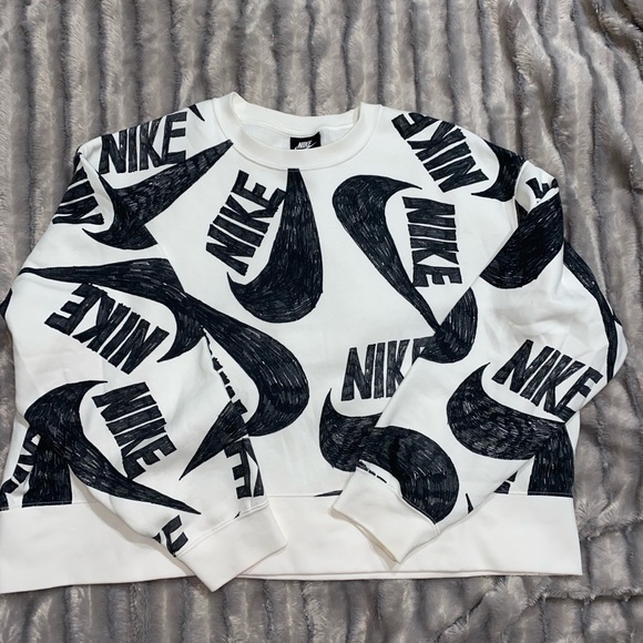 💜SOLD💜Nike Crewneck Sweatshirt - Picture 1 of 3
